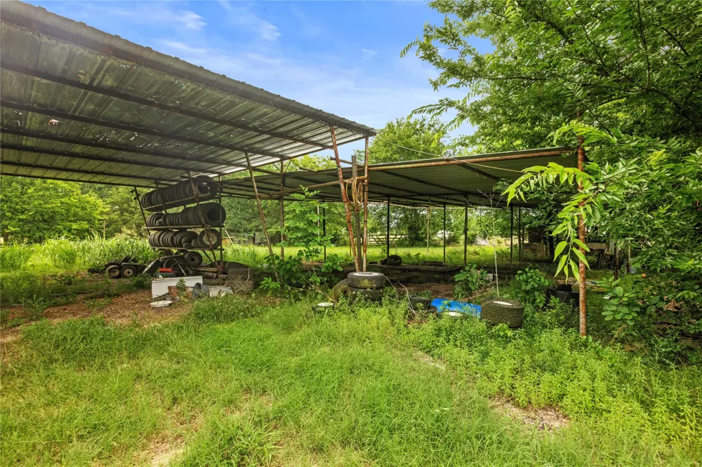 8677 S Fm 898 Whitewright, TX 75491
