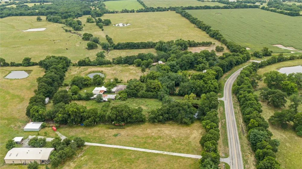 8677 S Fm 898 Whitewright, TX 75491