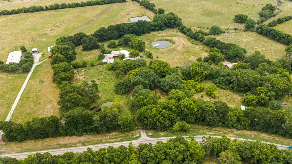 8677 S Fm 898 Whitewright, TX 75491