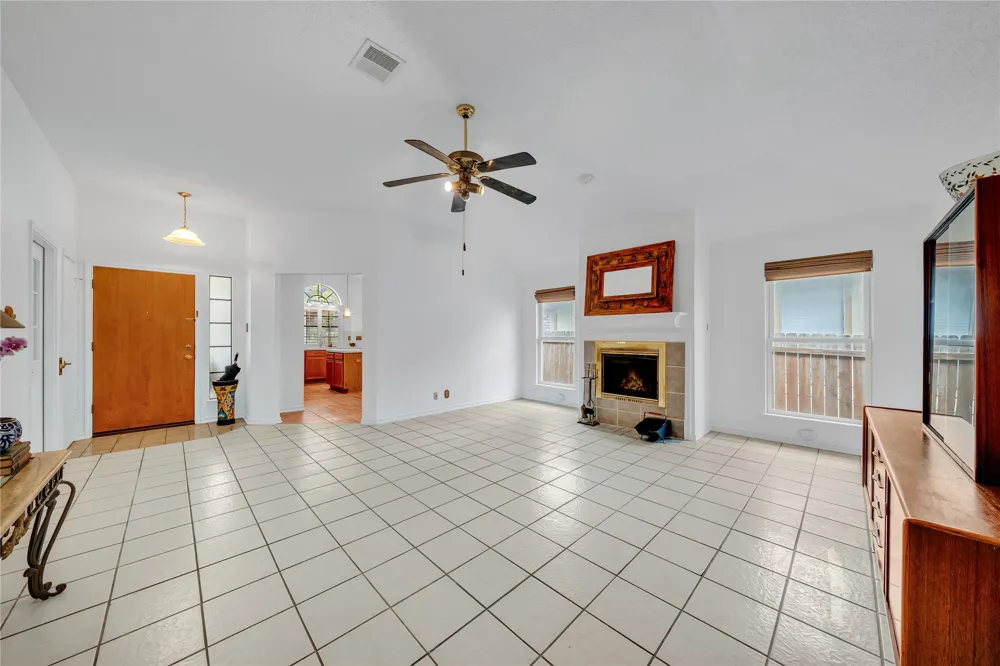 1133 Lago Vista Street San Marcos, TX 78666