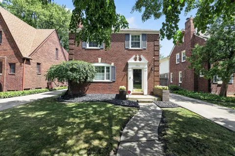 456 Manor Street