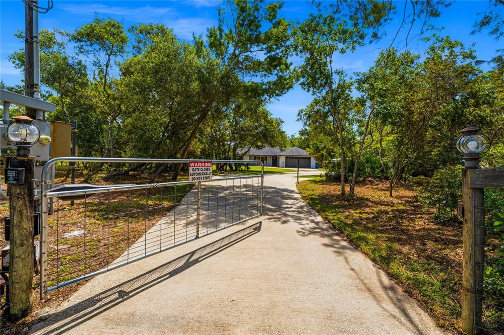 135 LINDA SUE DRIVE Lake Helen, FL 32744
