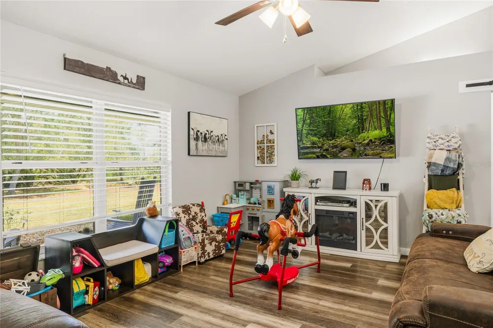 135 LINDA SUE DRIVE Lake Helen, FL 32744