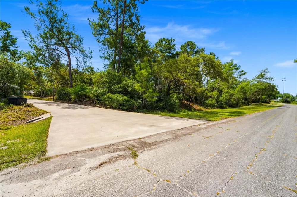 135 LINDA SUE DRIVE Lake Helen, FL 32744