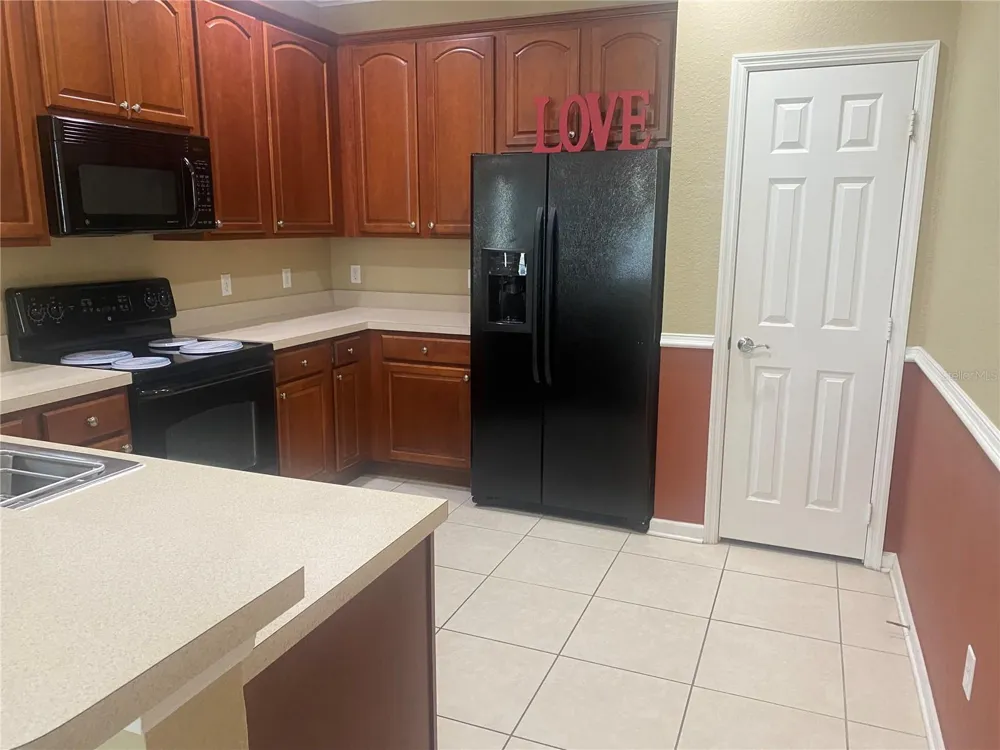 1532 SHALLCROSS AVE Orlando, FL 32828