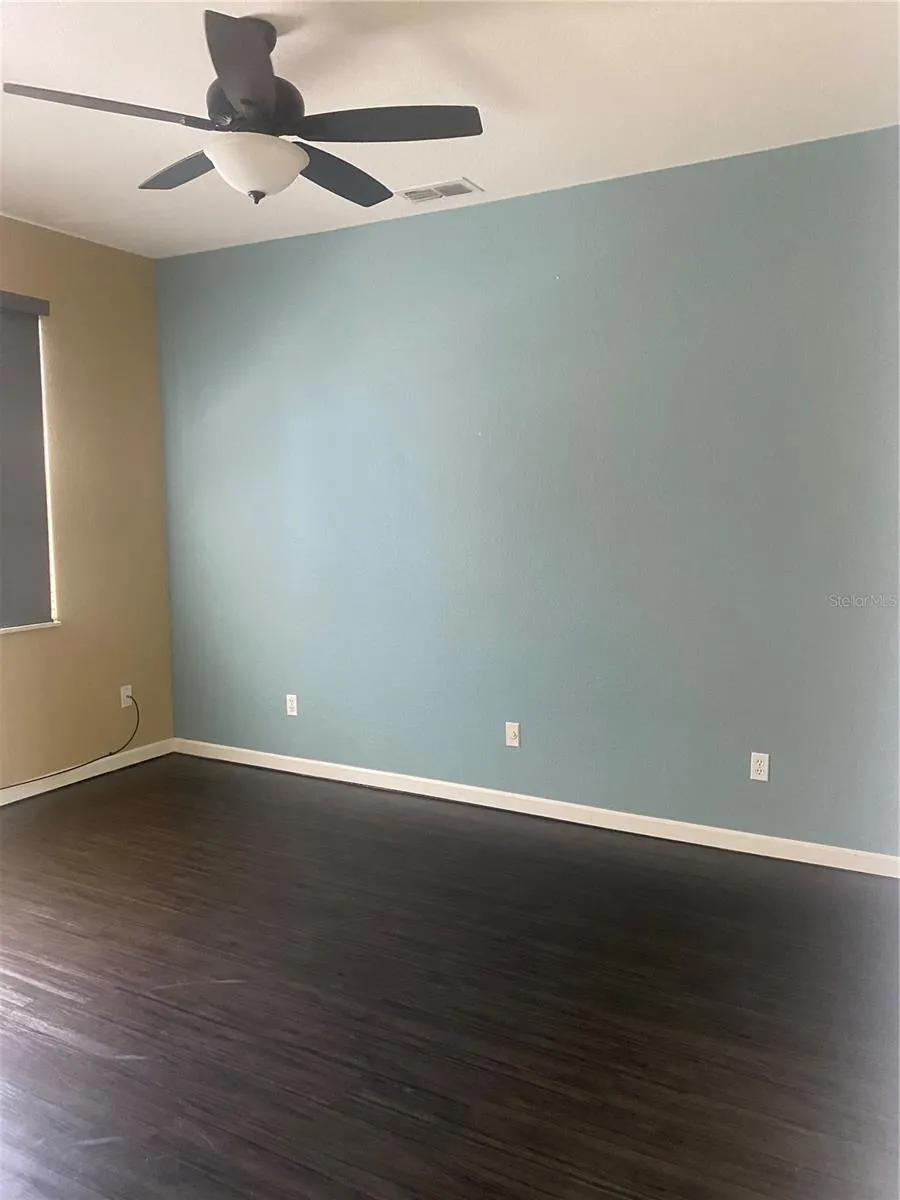 1532 SHALLCROSS AVE Orlando, FL 32828