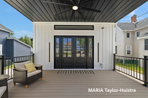 1423 Lakeshore Drive