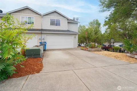 1115 W 33rd Way