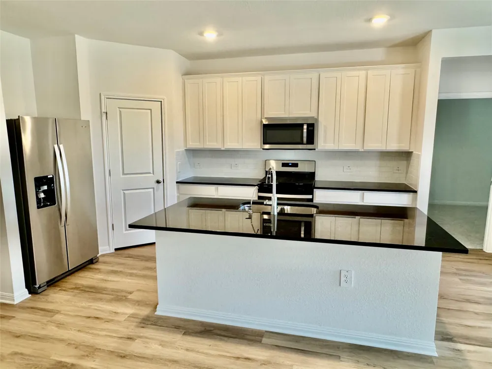 12516 Saint Thomas Drive Del Valle, TX 78617