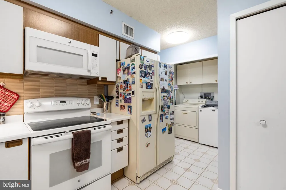 1300 CRYSTAL DRIVE #1206S Arlington, VA 22202