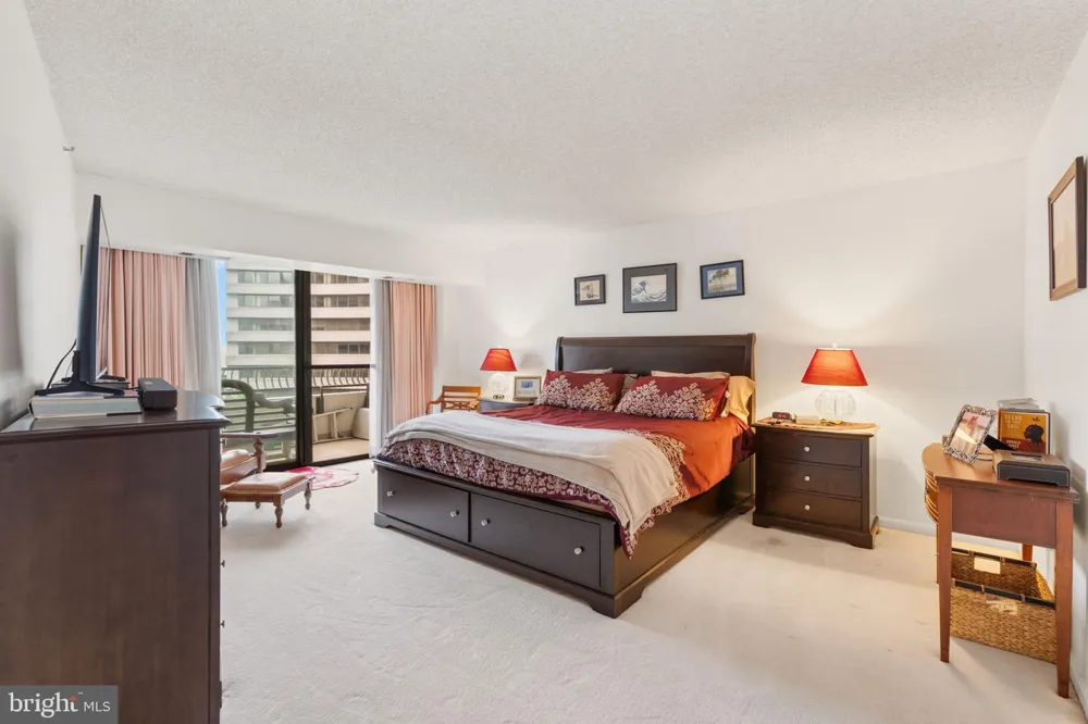 1300 CRYSTAL DRIVE #1206S Arlington, VA 22202