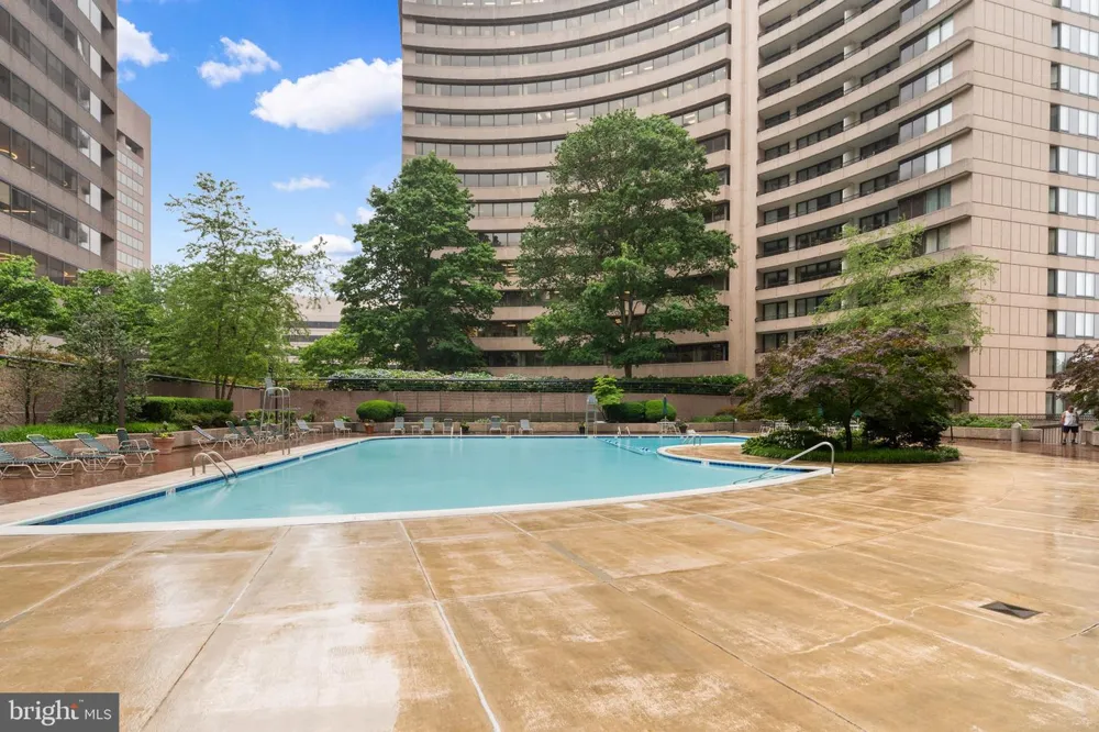 1300 CRYSTAL DRIVE #1206S Arlington, VA 22202