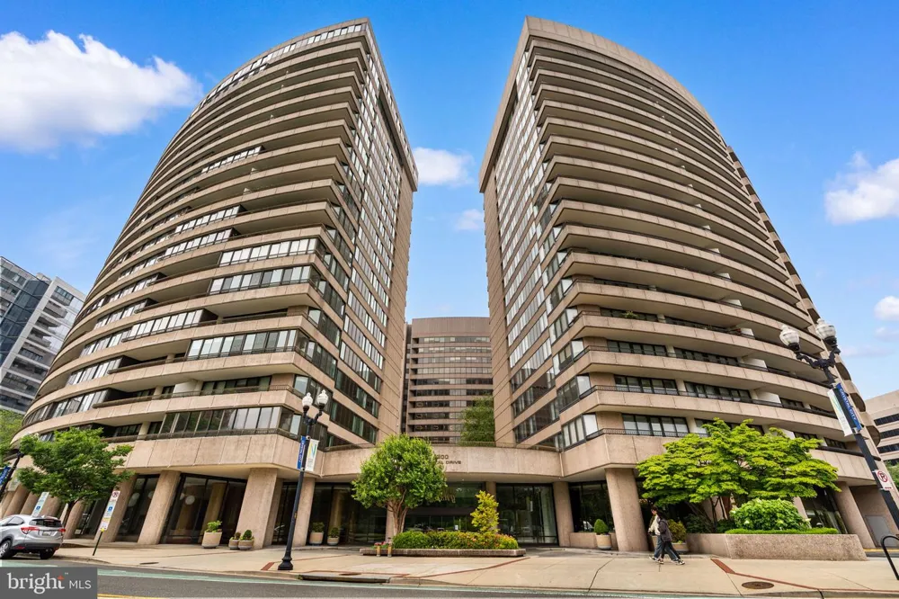 1300 CRYSTAL DRIVE #1206S Arlington, VA 22202
