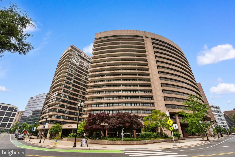 1300 CRYSTAL DRIVE #1206S Arlington, VA 22202