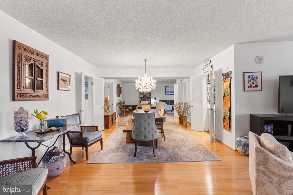 1300 CRYSTAL DRIVE #1206S Arlington, VA 22202