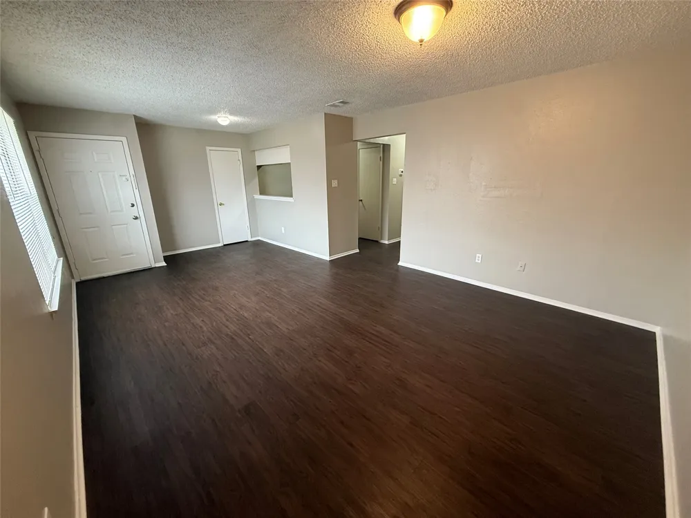 1704 Short Street #C Cleburne, TX 76033