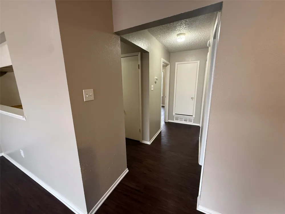 1704 Short Street #C Cleburne, TX 76033