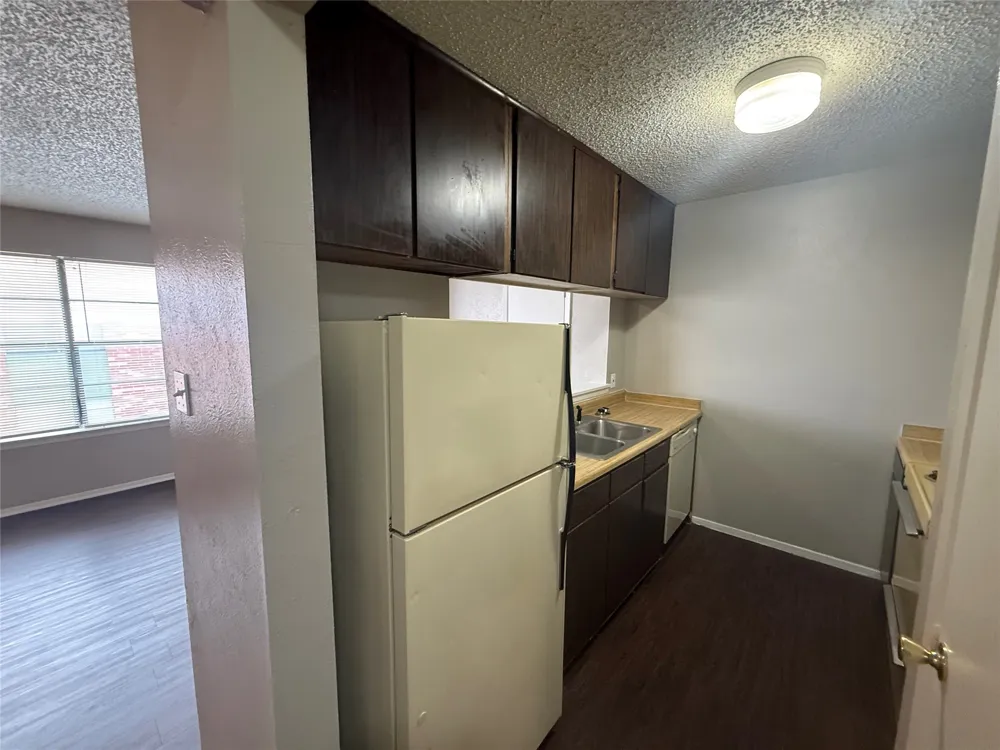 1704 Short Street #C Cleburne, TX 76033
