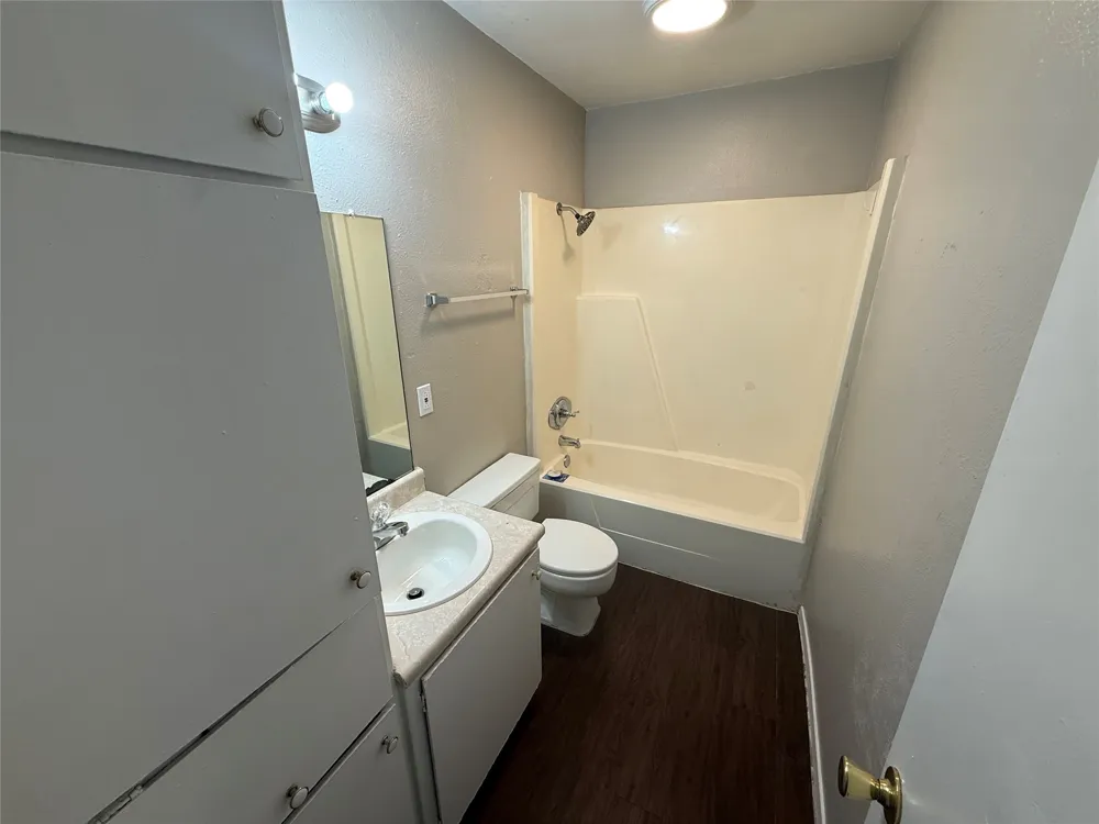1704 Short Street #C Cleburne, TX 76033