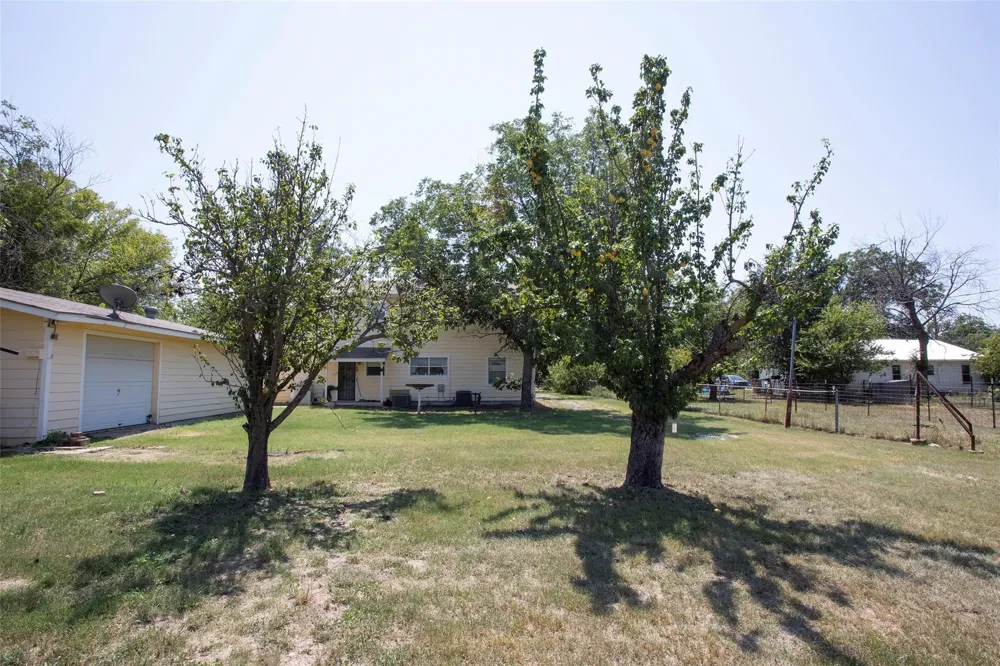 1115 Old Jacksboro Rd Graham, TX 76450