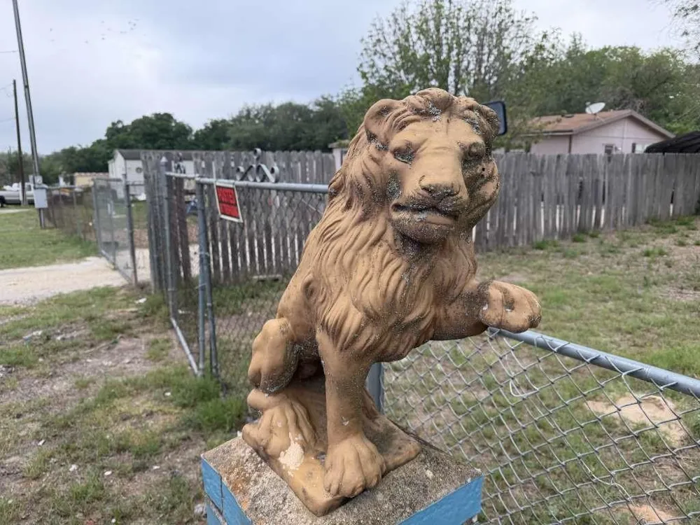 370 Gateway Drive Poteet, TX 78065