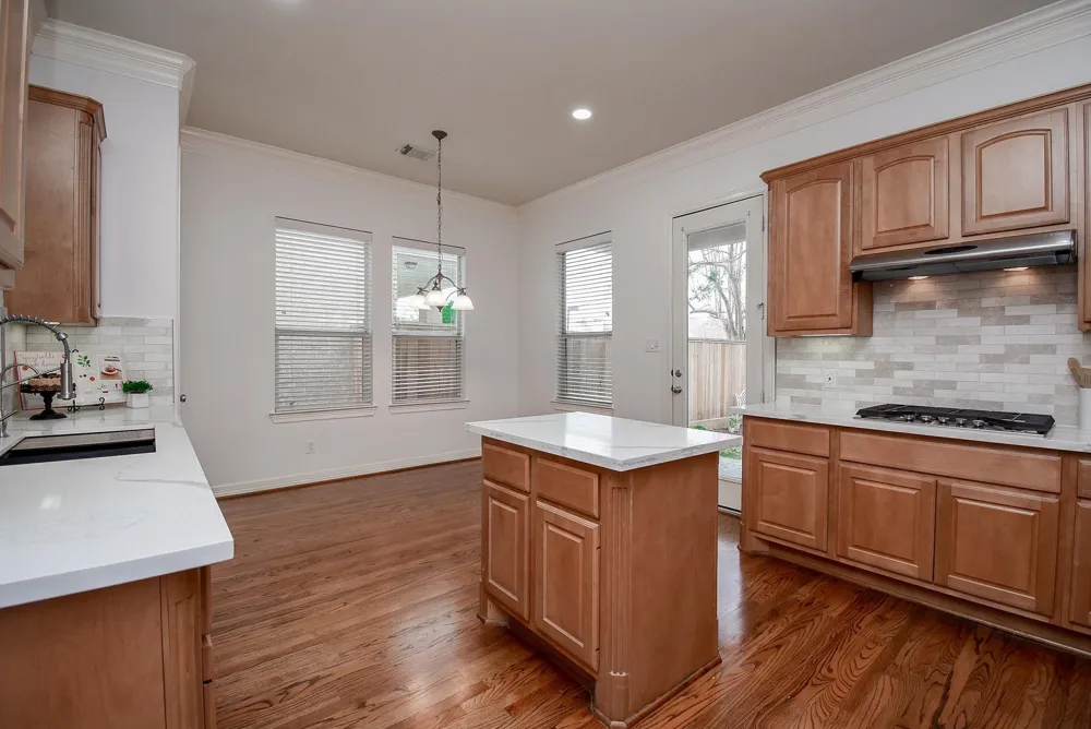 155 White Drive Bellaire, TX 77401