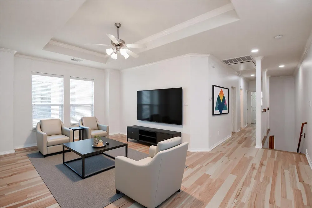 155 White Drive Bellaire, TX 77401