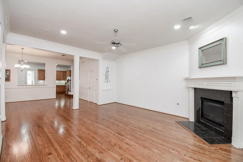 155 White Drive Bellaire, TX 77401