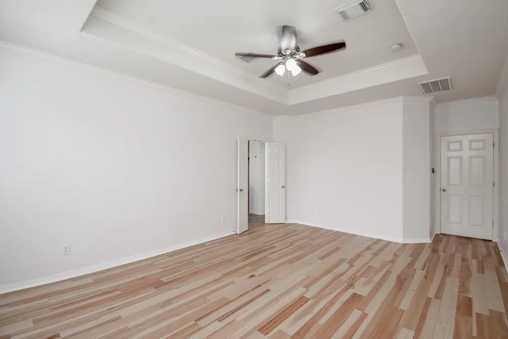 155 White Drive Bellaire, TX 77401