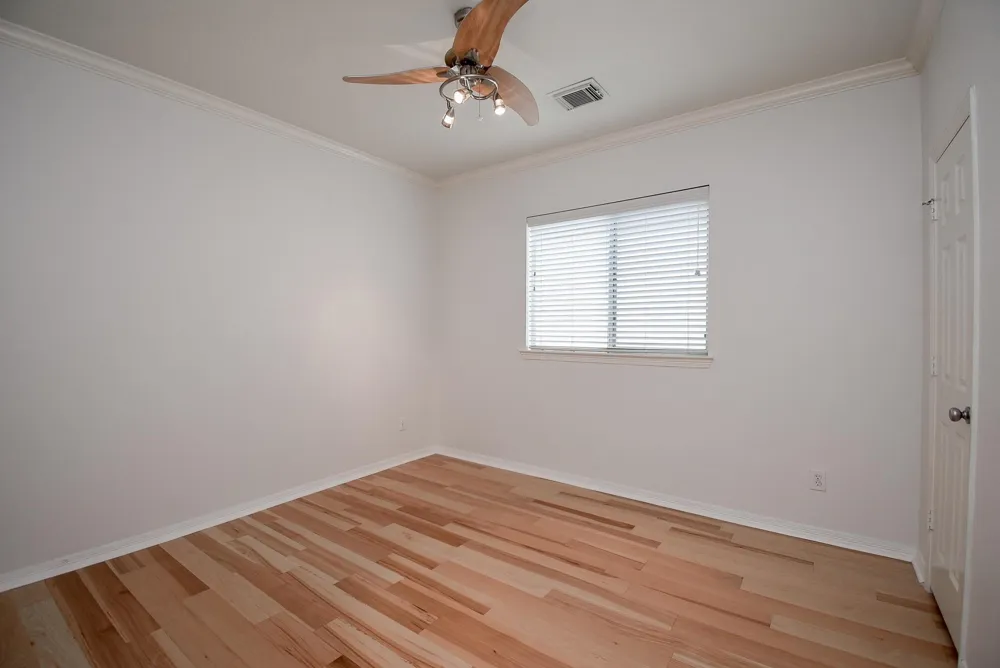 155 White Drive Bellaire, TX 77401