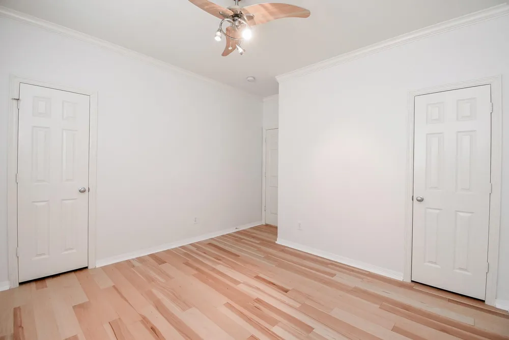155 White Drive Bellaire, TX 77401