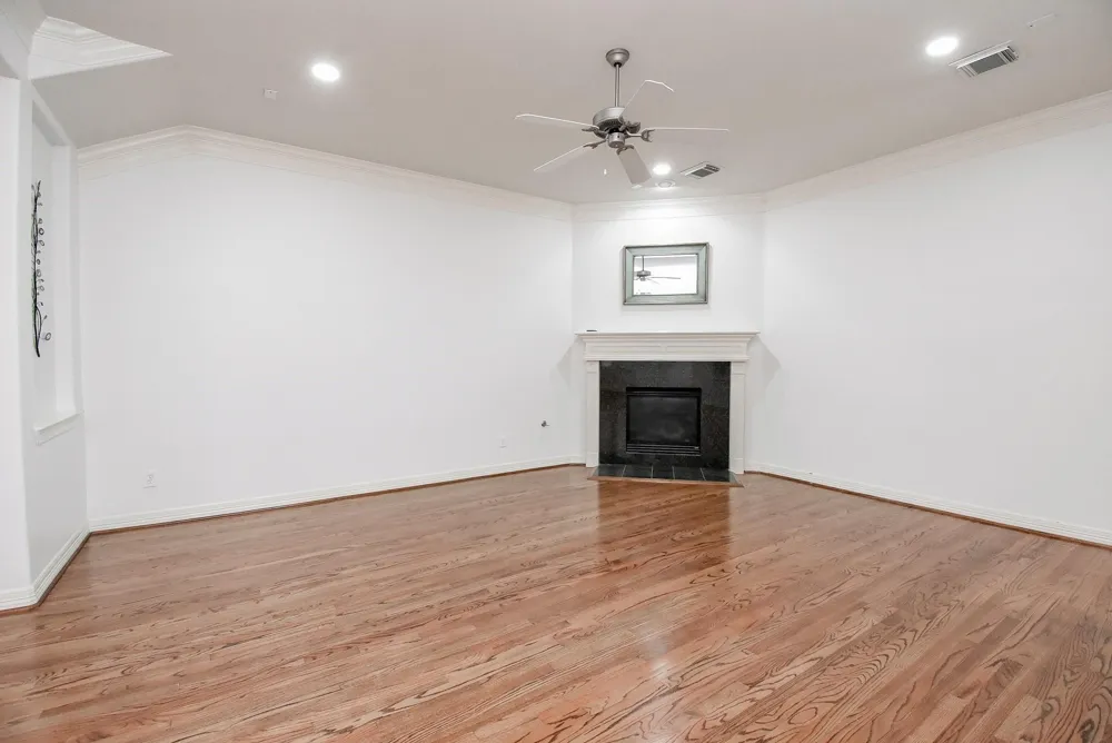 155 White Drive Bellaire, TX 77401