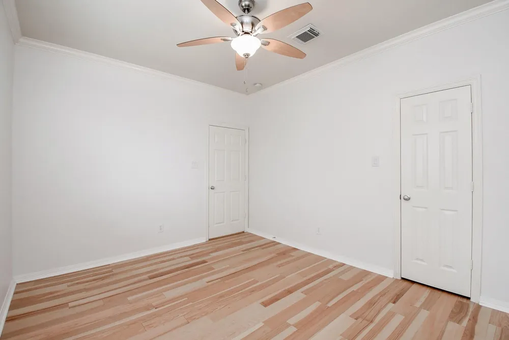 155 White Drive Bellaire, TX 77401