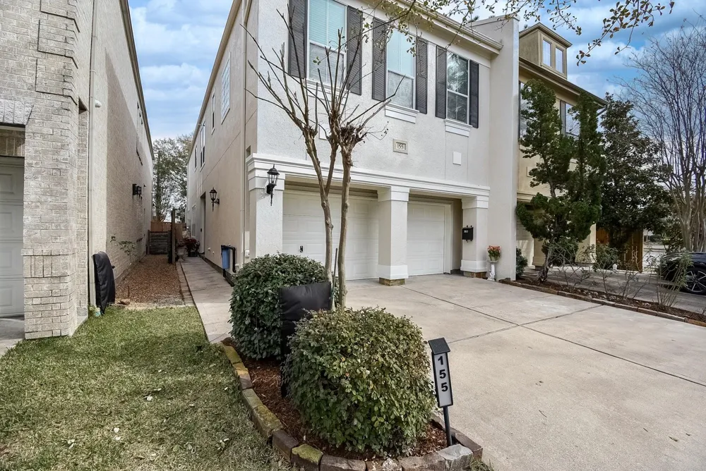 155 White Drive Bellaire, TX 77401