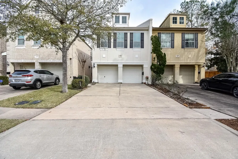 155 White Drive Bellaire, TX 77401