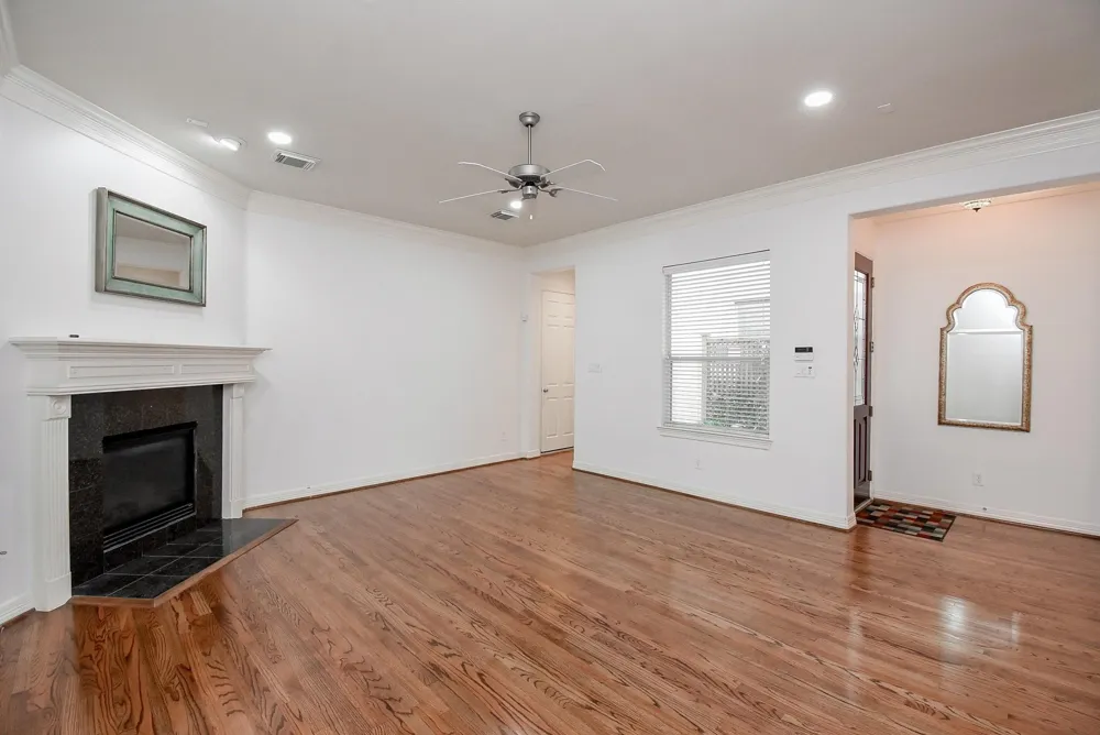 155 White Drive Bellaire, TX 77401