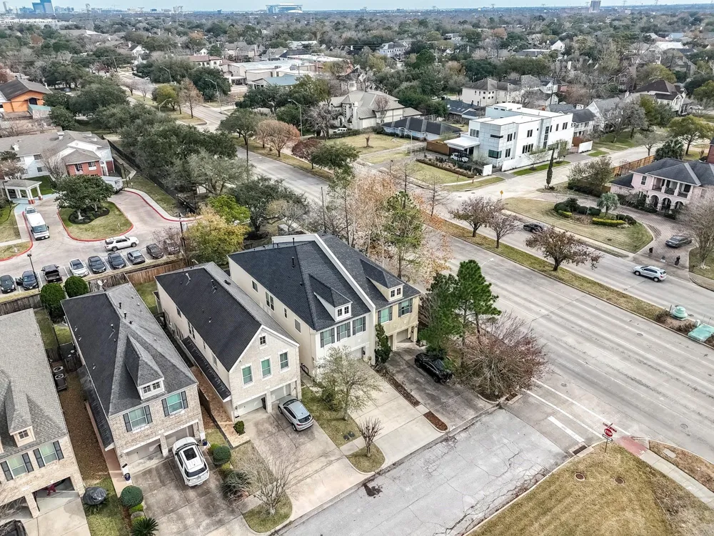 155 White Drive Bellaire, TX 77401