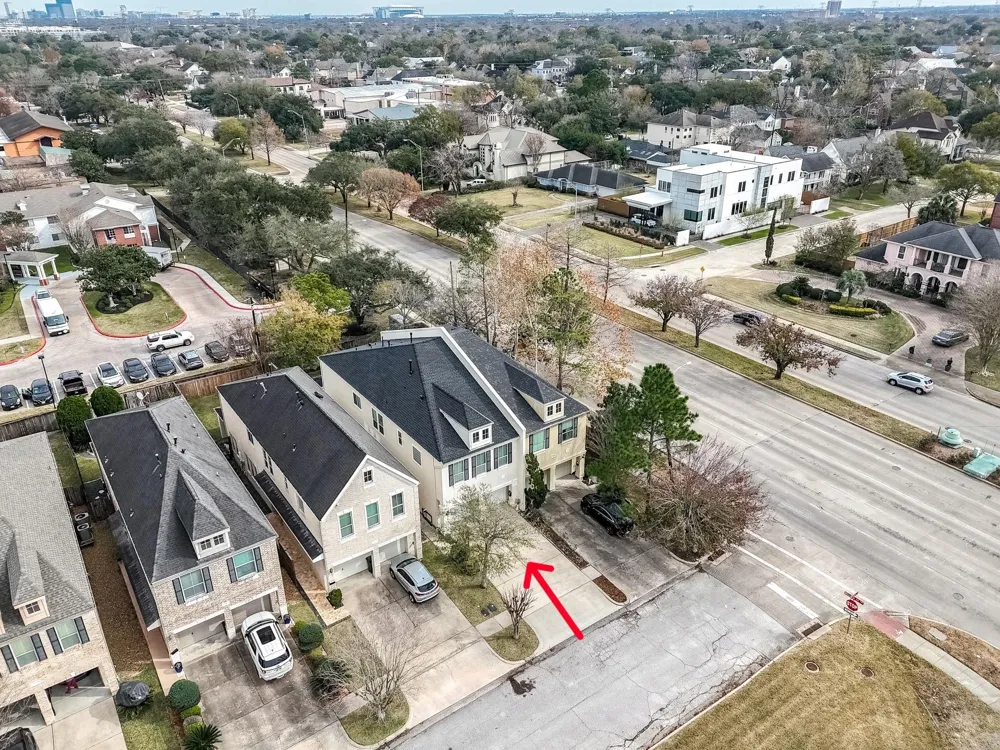 155 White Drive Bellaire, TX 77401