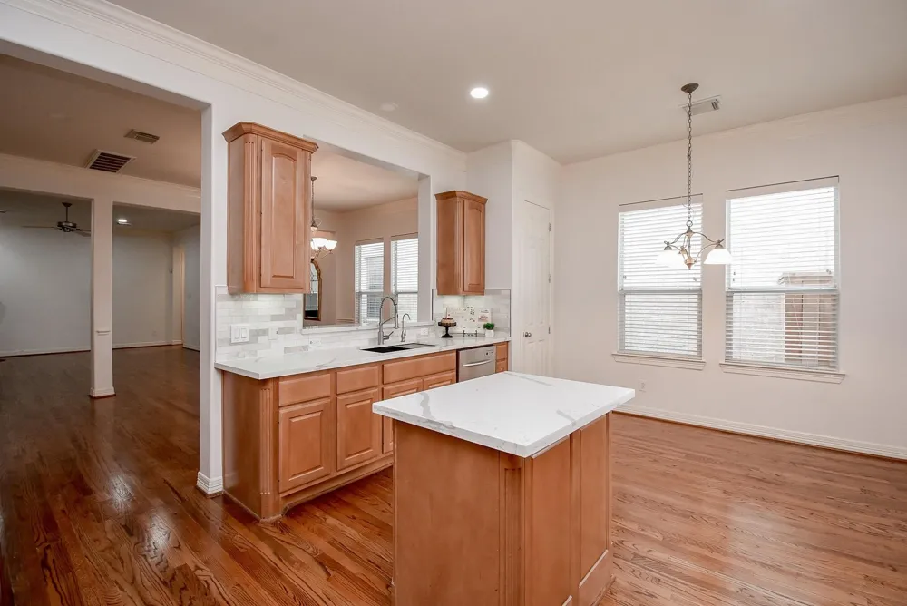 155 White Drive Bellaire, TX 77401