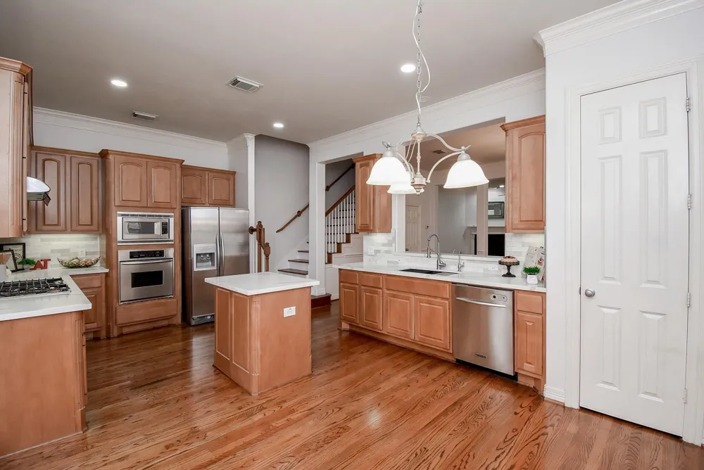 155 White Drive Bellaire, TX 77401