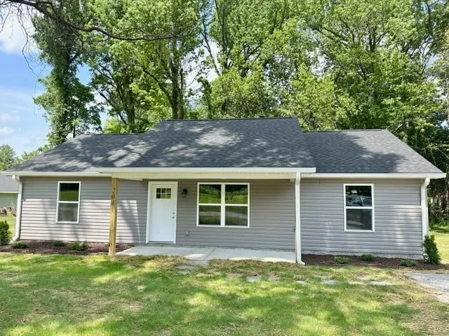 204 E Peter Ave Monterey, TN 38574