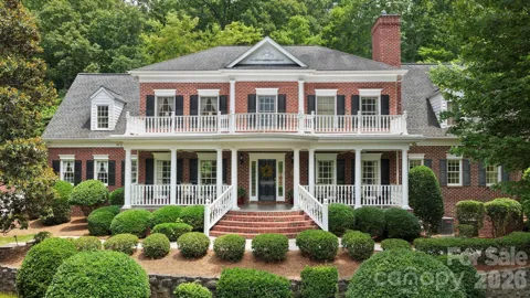 512 Stuart Ridge