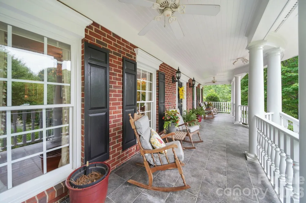 512 Stuart Ridge Cramerton, NC 28032