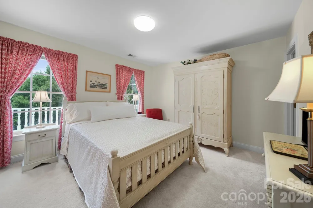 512 Stuart Ridge Cramerton, NC 28032