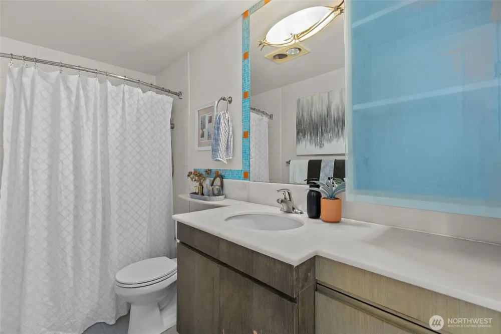 701 122nd Avenue NE #205 Bellevue, WA 98005