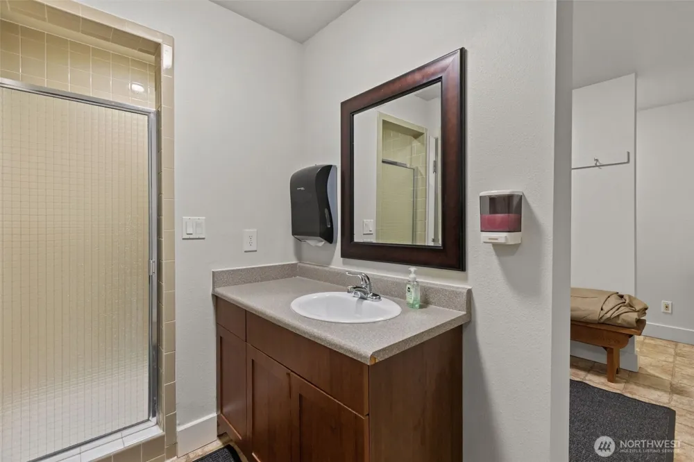 701 122nd Avenue NE #205 Bellevue, WA 98005