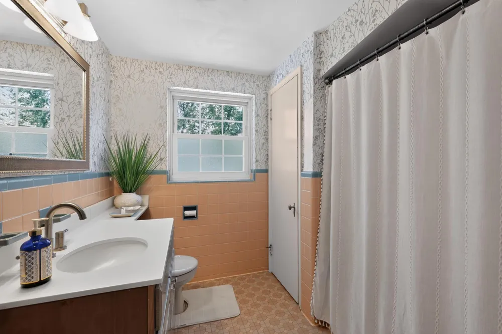 456 Manor Street Grosse Pointe Farms City, MI 48236