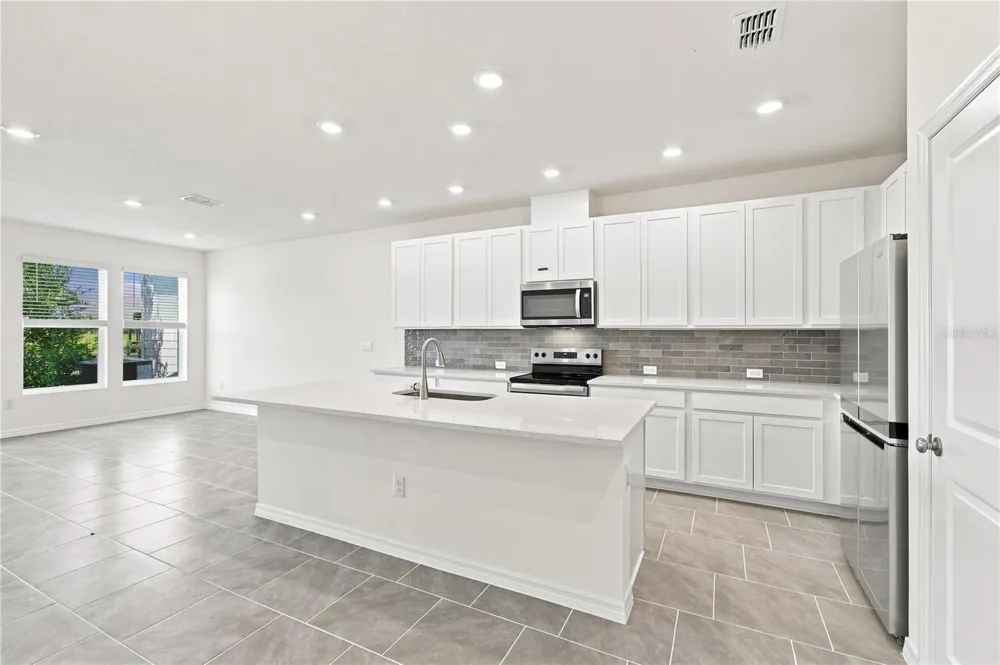 6355 JENSEN VIEW AVENUE Apollo Beach, FL 33572