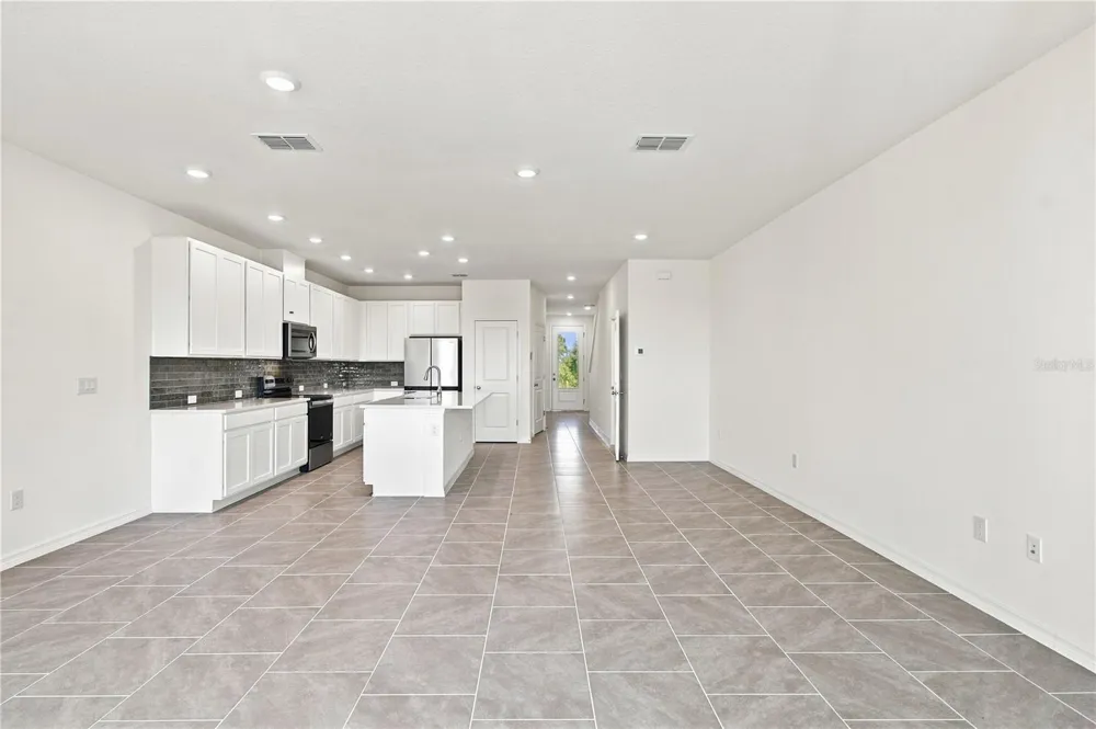 6355 JENSEN VIEW AVENUE Apollo Beach, FL 33572
