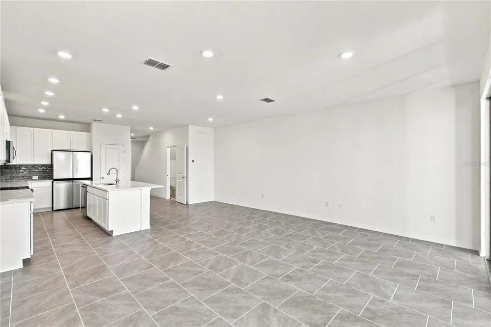 6355 JENSEN VIEW AVENUE Apollo Beach, FL 33572